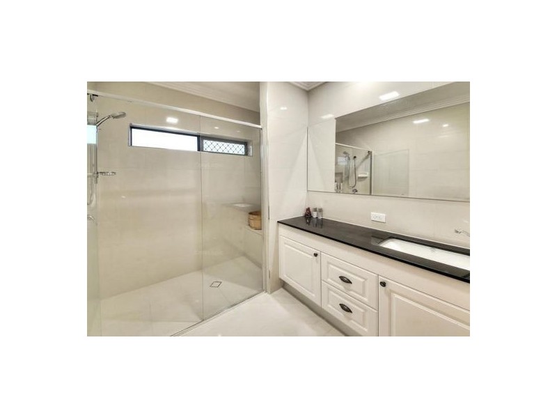 98 Warrigal Road, Runcorn QLD 4113