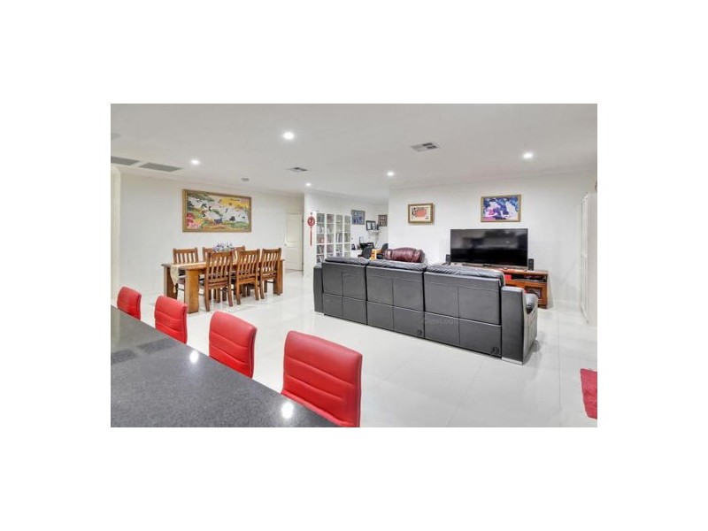 98 Warrigal Road, Runcorn QLD 4113