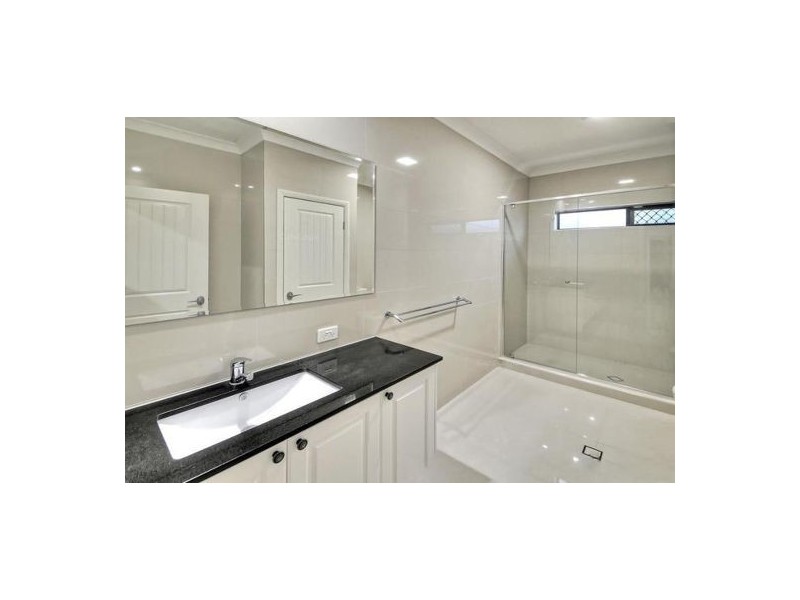 98 Warrigal Road, Runcorn QLD 4113