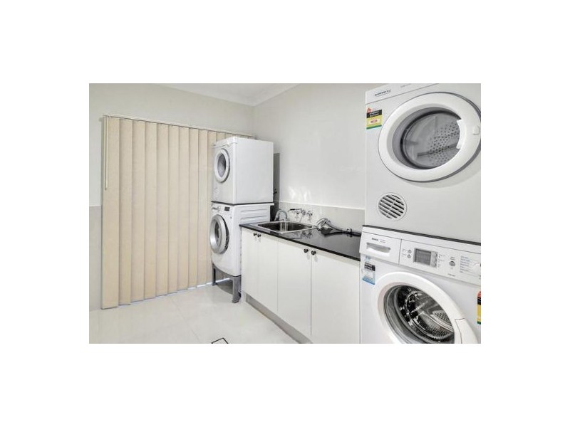 98 Warrigal Road, Runcorn QLD 4113