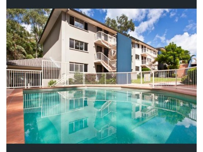 18/131 Currumburra Road, Ashmore QLD 4214