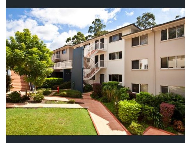 18/131 Currumburra Road, Ashmore QLD 4214
