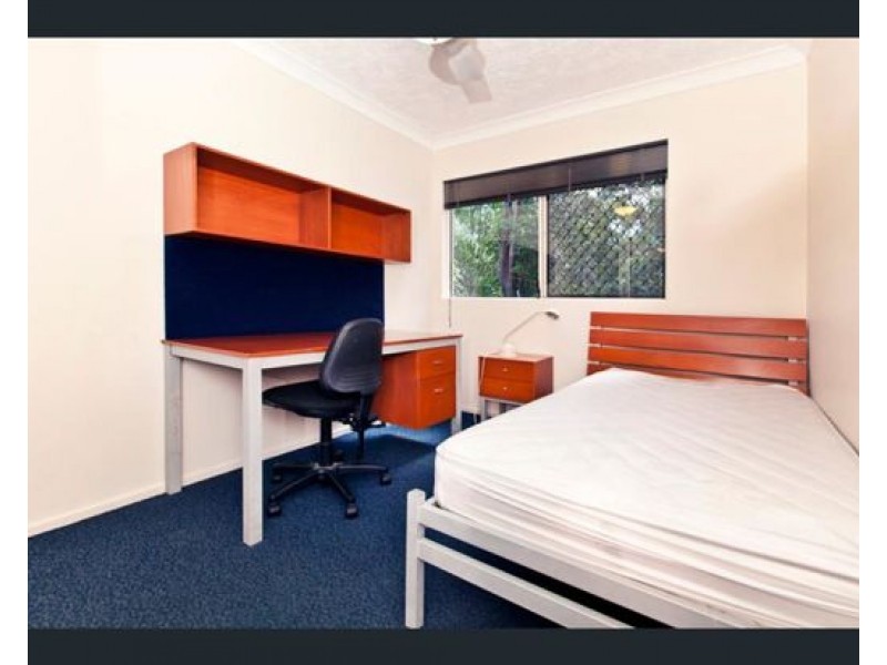 18/131 Currumburra Road, Ashmore QLD 4214