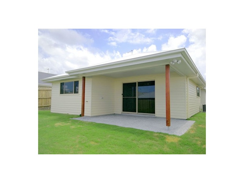 38 Woodrose Crers, Pimpama QLD 4209