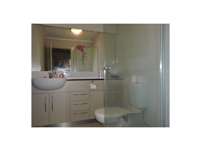 3/104 Eugaree Street, Southport QLD 4215