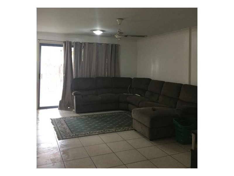 10/2 Studio Drive, Pacific Pines QLD 4211