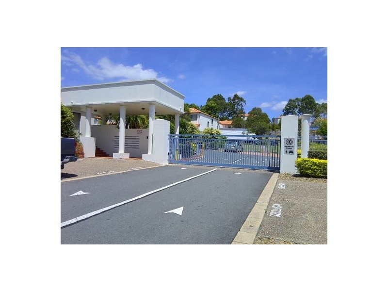 10/2 Studio Drive, Pacific Pines QLD 4211