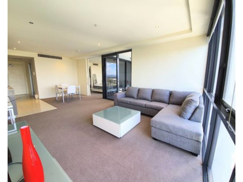 02 4 Wahroonga Place, Surfers Paradise QLD 4217