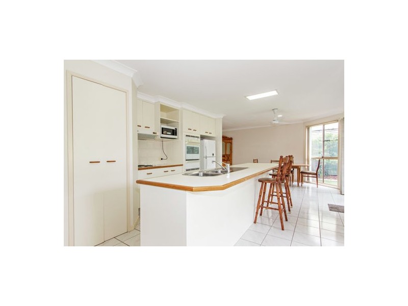 15 Sugarleaf Court, Burleigh Waters QLD 4220