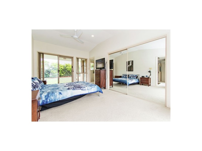 15 Sugarleaf Court, Burleigh Waters QLD 4220