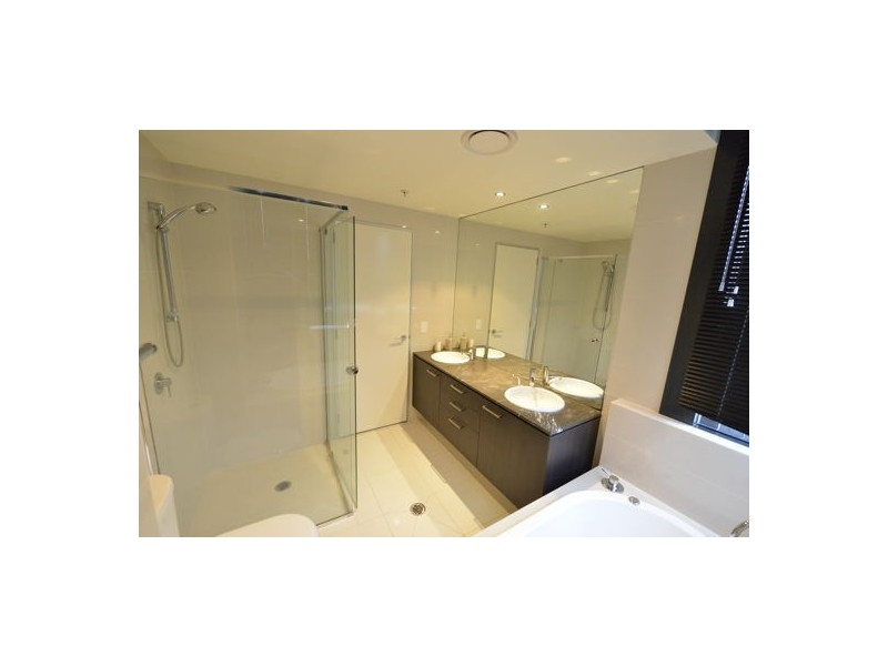 01 4 Wahroonga Place, Surfers Paradise QLD 4217