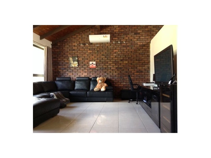 6 Farrow St, Daisy Hill QLD 4127
