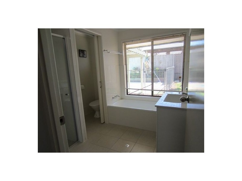6 Farrow St, Daisy Hill QLD 4127