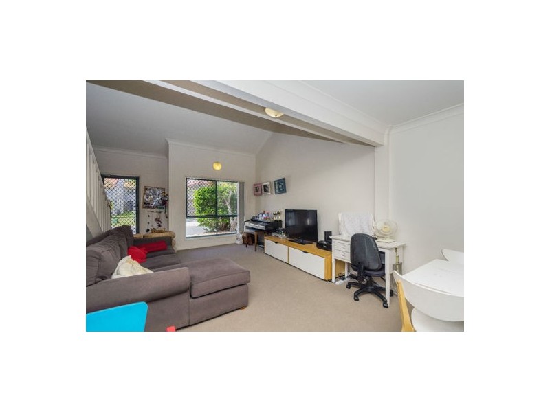 Ashmore QLD 4214