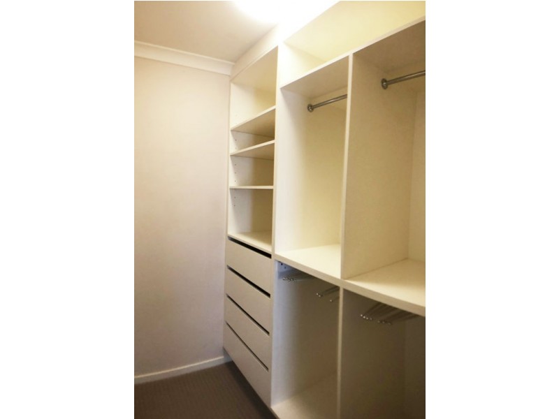 27 Taylor Place, Mackenzie QLD 4156