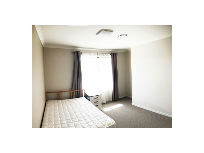 27 Taylor Place, Mackenzie QLD 4156