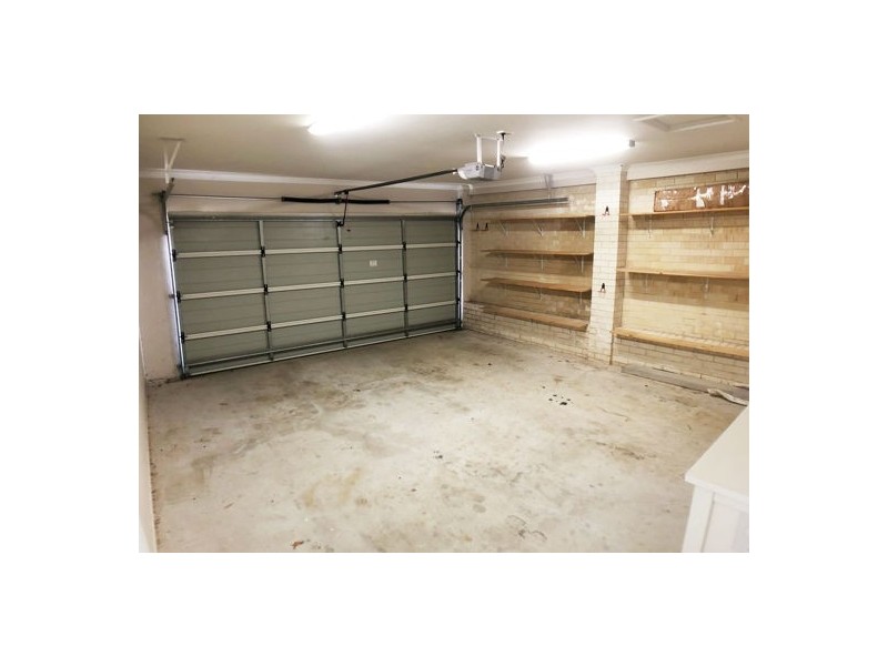 27 Taylor Place, Mackenzie QLD 4156