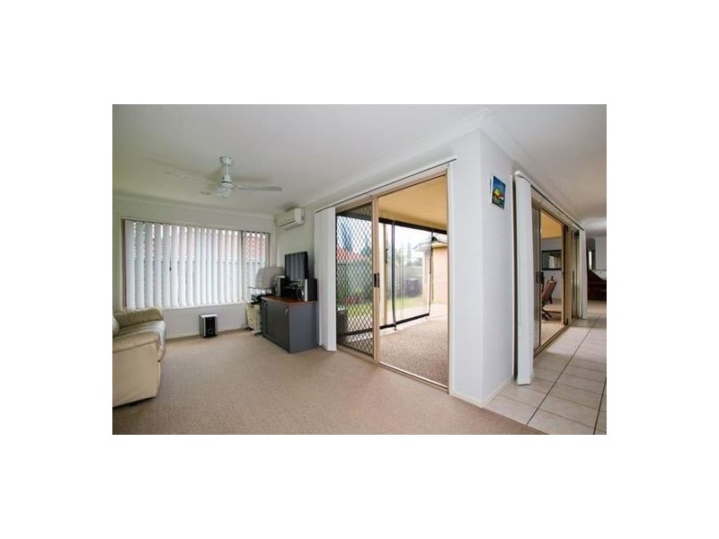 122 Golden Avenue, Calamvale QLD 4116