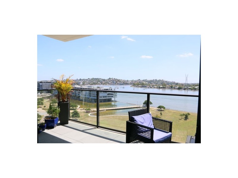 2097/48 Skyring Tce, Newstead QLD 4006