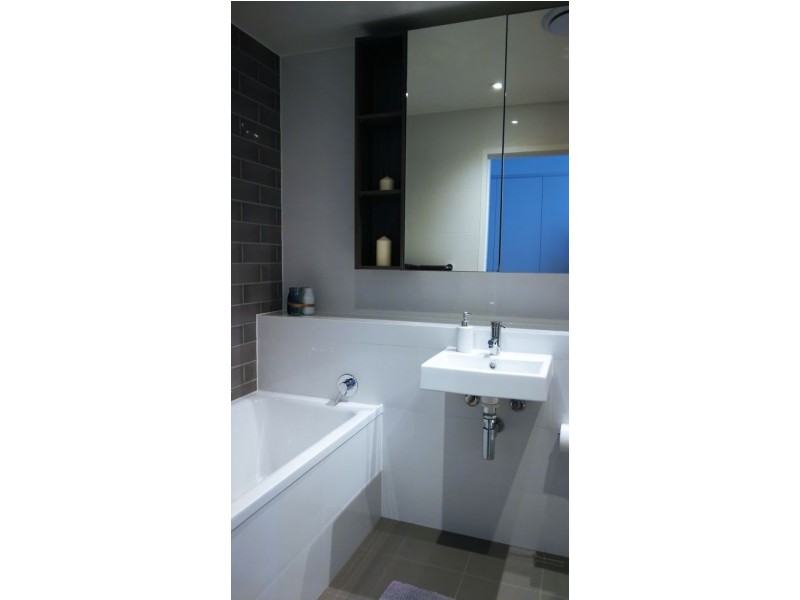 2097/48 Skyring Tce, Newstead QLD 4006