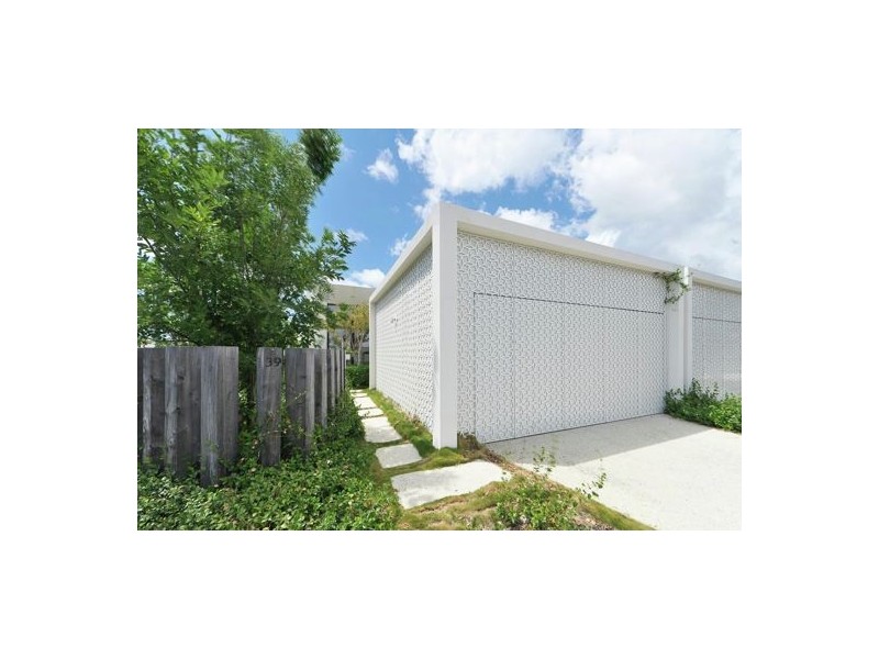 39 Theatre Drive, Benowa QLD 4217