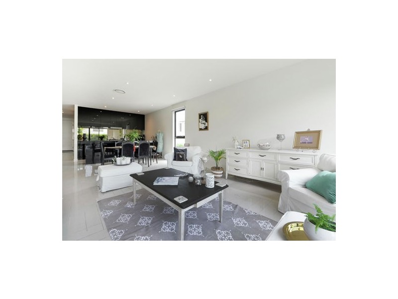 39 Theatre Drive, Benowa QLD 4217