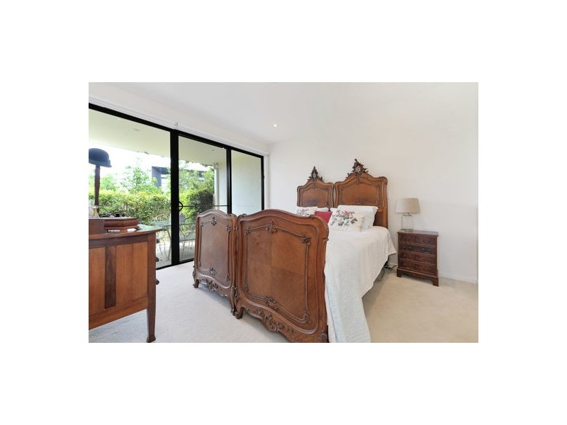 39 Theatre Drive, Benowa QLD 4217