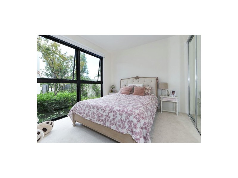 39 Theatre Drive, Benowa QLD 4217