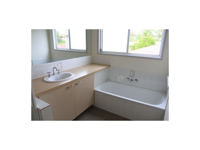 3 Chotai Place, Coopers Plains QLD 4108