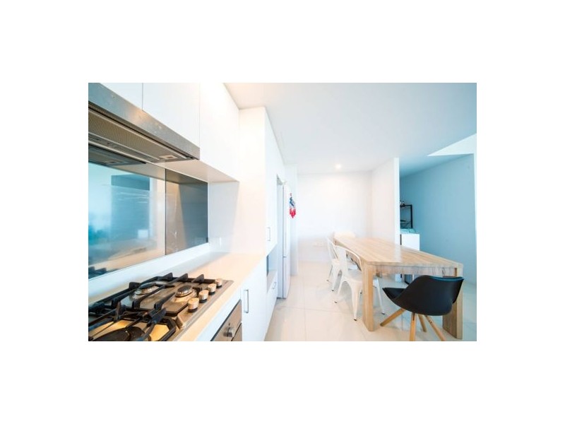 21006 / 5 Harbourside court, Biggera Waters QLD 4216