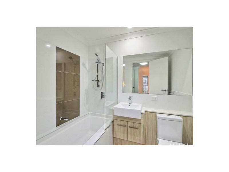 18/819 Creek Road, Carindale QLD 4152