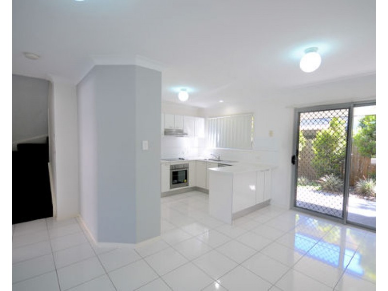 8/15 James Edward Street, Richlands QLD 4077