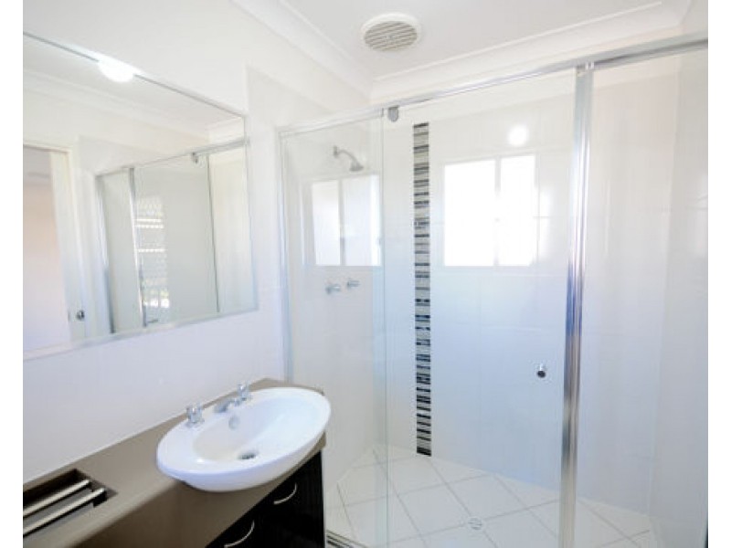 8/15 James Edward Street, Richlands QLD 4077