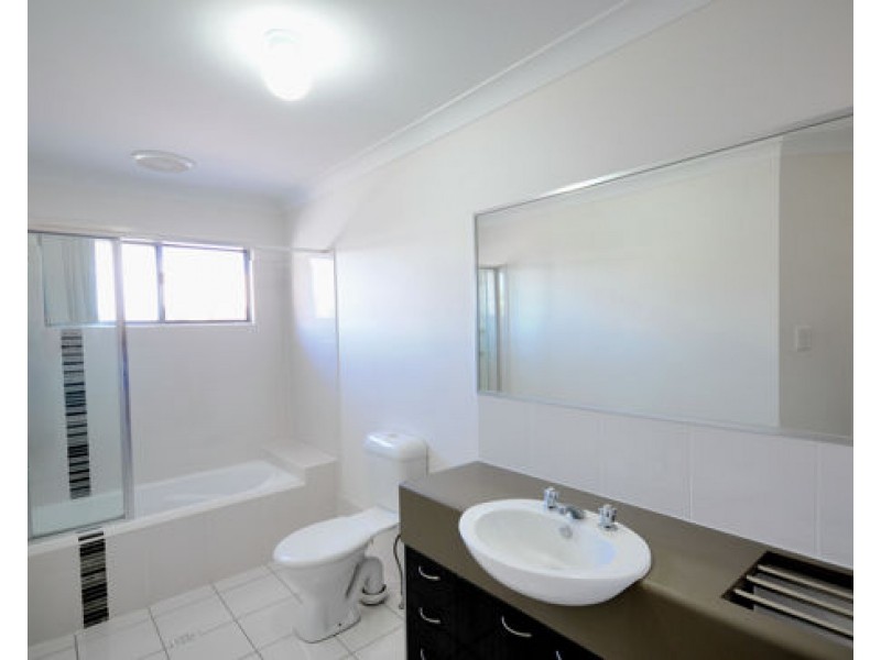 8/15 James Edward Street, Richlands QLD 4077