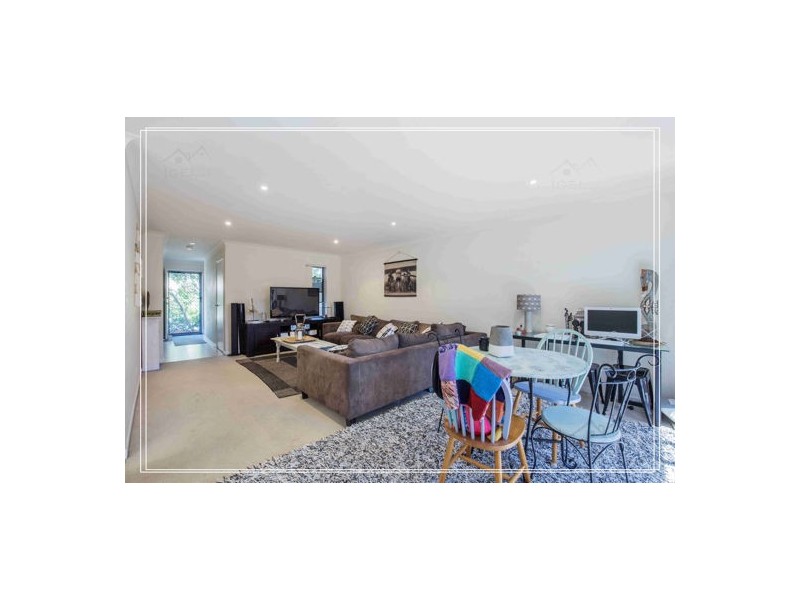 40/1 Belongil Street, Pacific Pines QLD 4211