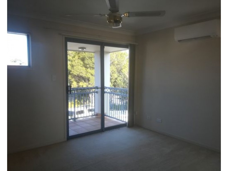 32/2 Studio Drive, Pacific Pines QLD 4211