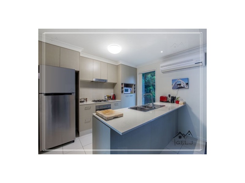2/1 Belongil Street, Pacific Pines QLD 4211