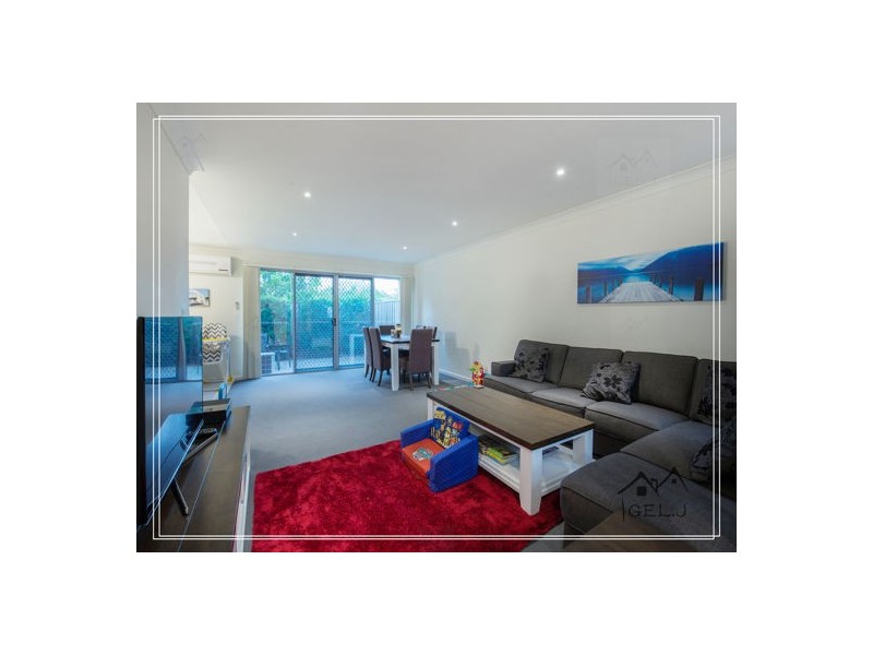 2/1 Belongil Street, Pacific Pines QLD 4211