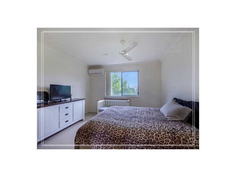 2/1 Belongil Street, Pacific Pines QLD 4211