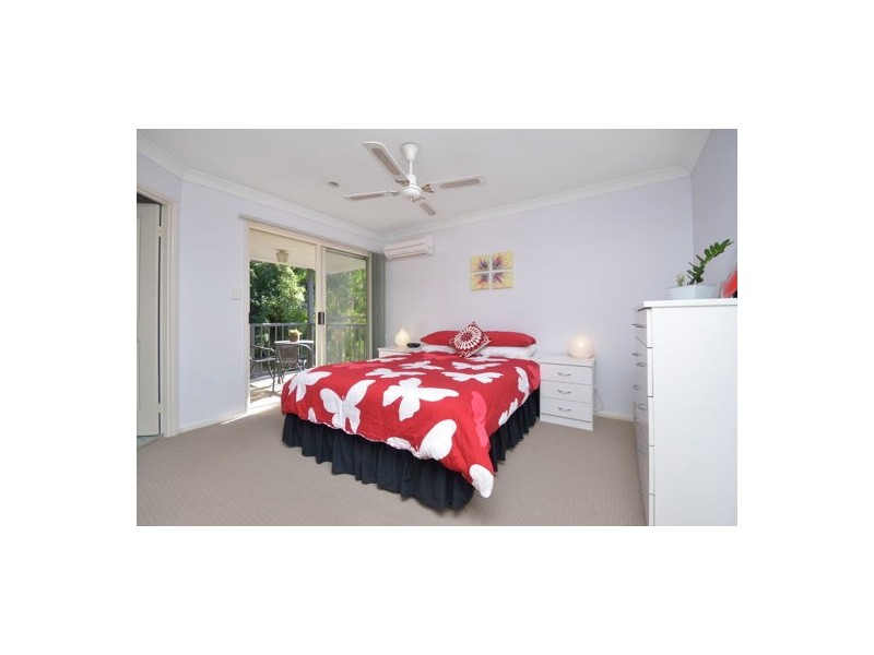 25 Hogan Place, Seventeen Mile Rocks QLD 4073