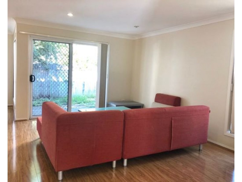 4/38 Robert Street, Labrador QLD 4215