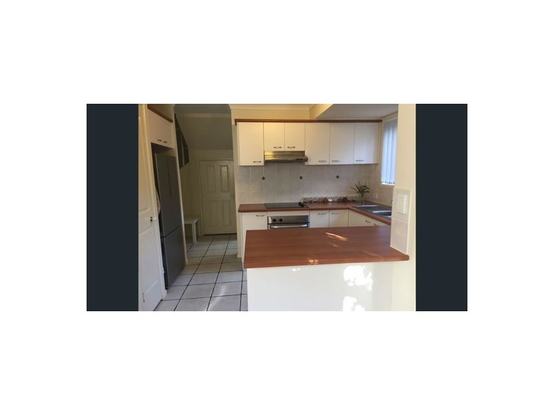 25 Hogan Place, Seventeen Mile Rocks QLD 4073