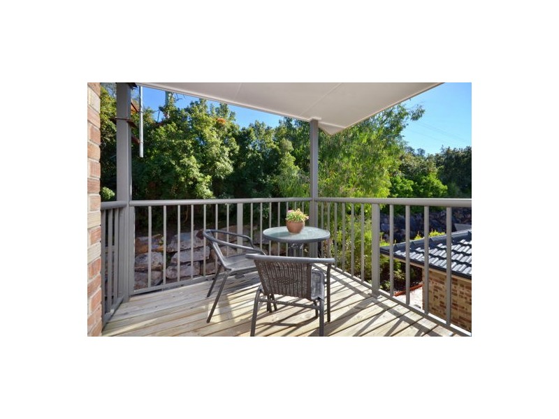 25 Hogan Place, Seventeen Mile Rocks QLD 4073