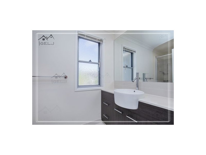 4/1 Belongil Street, Pacific Pines QLD 4211