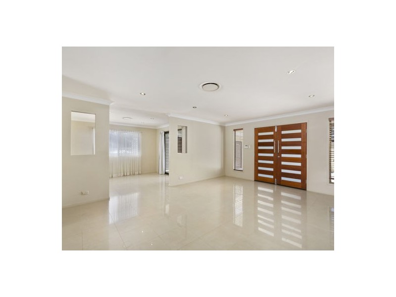 25 Estoril Street, Robertson QLD 4109