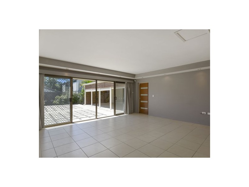 25 Estoril Street, Robertson QLD 4109