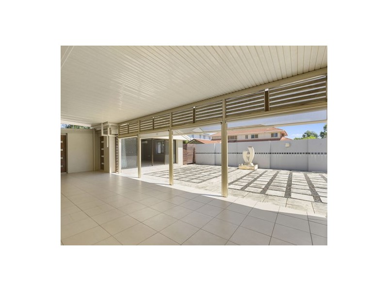 25 Estoril Street, Robertson QLD 4109