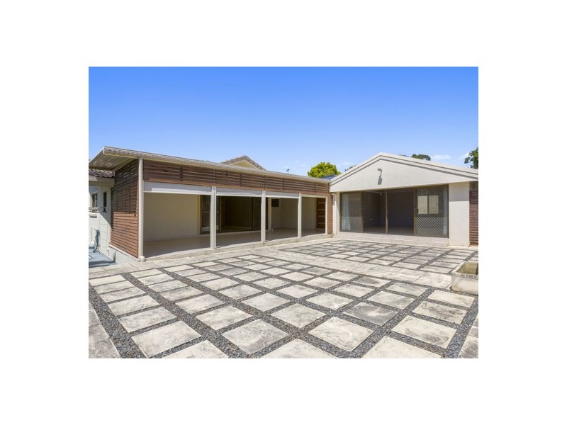 25 Estoril Street, Robertson QLD 4109