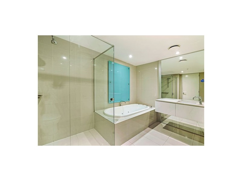 1508 9 Hamilton Ave, Surfers Paradise QLD 4217