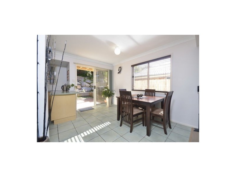 25 Hogan Place, Seventeen Mile Rocks QLD 4073